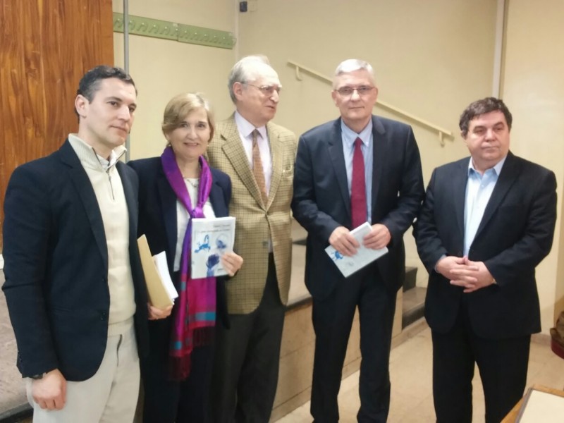 From right to left: Iordan Gheorghe Barbulescu, President of the Senate of Romania, the author Daniel Daianu, Francisco Aldecoa, Full professor of the UCM, Mar Duque, Director of International Relations of the EIIS and Professor of the UPM, and Eduardo Luis Junquera, writer and professor of the UCM.